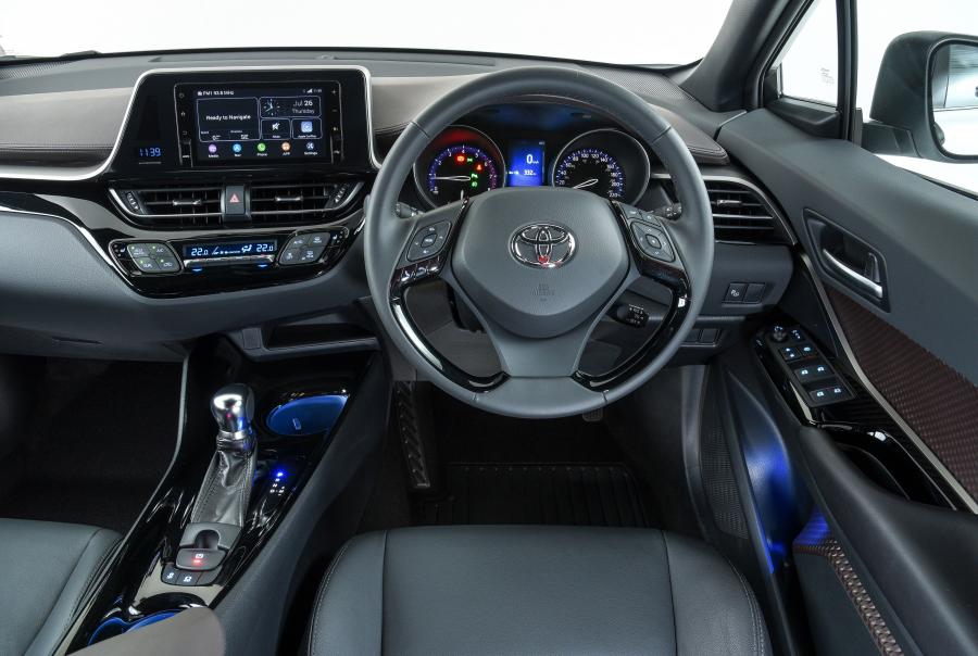 Торпедо Toyota C-HR 2017 года  (ZA) (фото 36 из 44)
